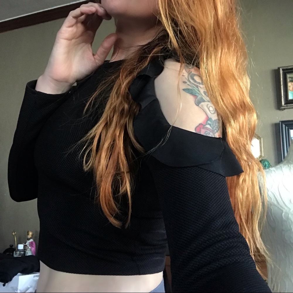 Zara Black Cold Shoulder Long Sleeve Crop Top M